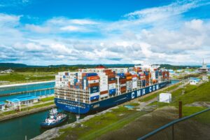 Canal de Panamá evalúa restricciones operativas ante fenómeno de El Niño Foto de Victor Puente: https://www.pexels.com/es-es/foto/puerto-oporto-industria-panama-7629244/