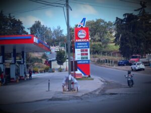 Transportistas y comunidades originarias se movilizan contra alza de combustibles en Guatemala