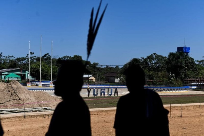 En Puerto Breu, Yurúa, en la frontera entre Perú y Brasil, las comunidades han formado una guardia indígena especialmente dedicada a custodiar sus territorios fronterizos. Foto: Santiago Romaní.