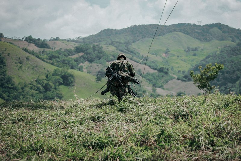 Foto de Danilo Arenas: https://www.pexels.com/es-es/foto/hombre-persona-hierba-cesped-12514616/