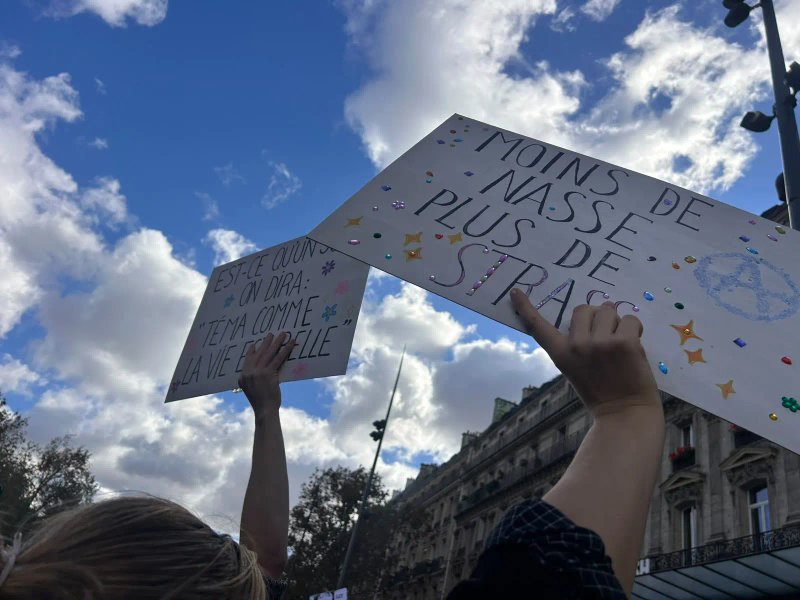 El despliegue de los uniformados deja, hasta el momento, un balance de decenas de detenciones y situaciones de extrema tensión por el bloqueo de calles y el uso indiscriminado de gases lacrimógenos. Foto: teleSUR.