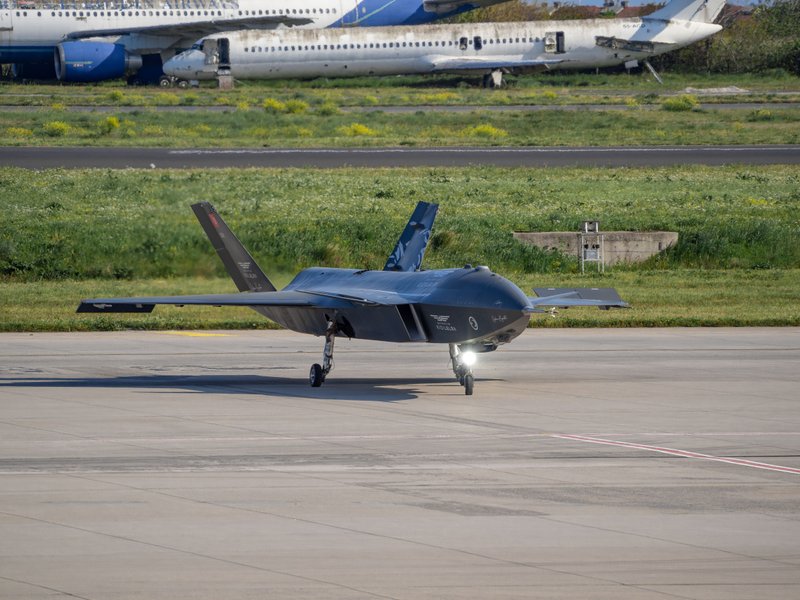 Foto de Osman Özavcı: https://www.pexels.com/es-es/foto/avion-avion-a-propulsion-chorro-reactor-17854252/