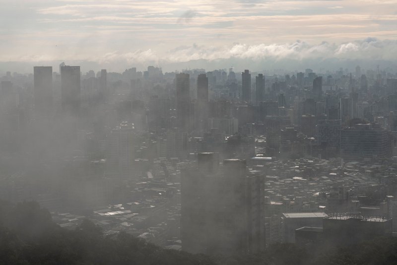 Foto de Jimmy Liao: https://www.pexels.com/es-es/foto/clima-ciudad-punto-de-referencia-nubes-27809519/