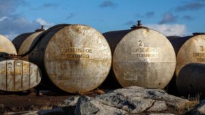 Plan de suministro de diésel entre Rusia y EEUU devela cómo se entrelazan la política y la economía, según un analista