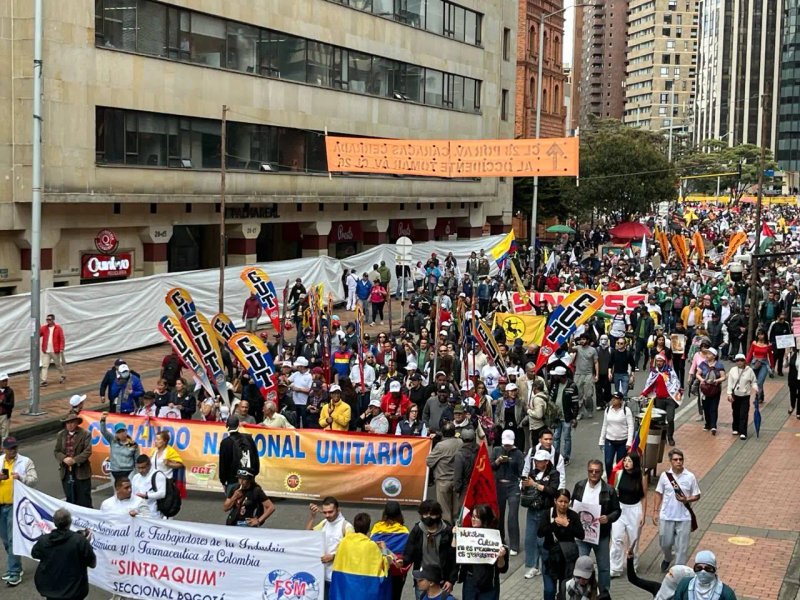 «La protesta es el único instrumento que nos queda a los pueblos indígenas y a las organizaciones sociales para poder ser escuchados y exigir el cumplimiento de nuestros derechos» expresaron los manifestantes. Foto: teleSUR.